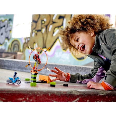 LEGO City 60299 Stuntz Konkurs kaskaderski napęd